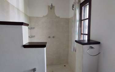 4 Bed Villa with En Suite in Malindi