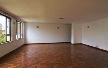 3 Bed Apartment with En Suite in Riverside