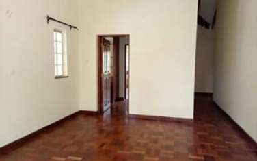 5 Bed Townhouse with En Suite at Lone Tree