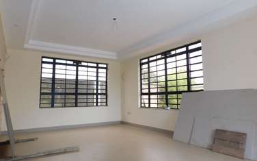 4 Bed Townhouse with En Suite at Yukos