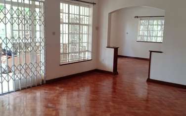 3 Bed Villa with En Suite at Lavington
