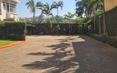 4 Bed Townhouse with En Suite in General Mathenge