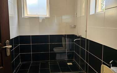 Serviced 2 Bed Apartment with En Suite at Brookside