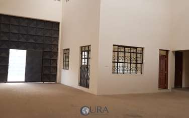 6,200 ft² Warehouse with Parking in Ruaraka