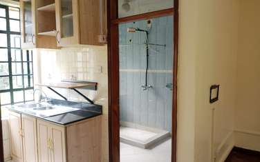 2 Bed House with En Suite in Nyari