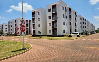 2 Bed Apartment with Swimming Pool in Tatu City