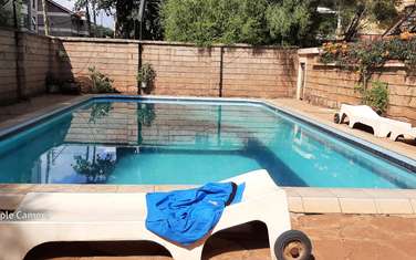 5 Bed Townhouse with Swimming Pool in Valley Arcade