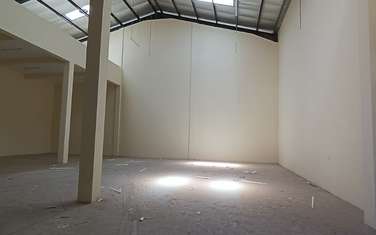 6,000 ft² Warehouse with Parking in Ruiru