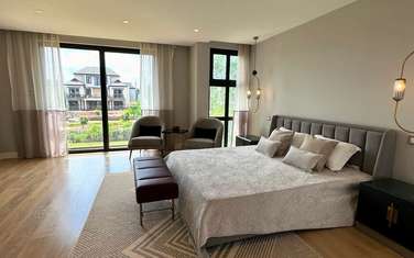 5 Bed Villa with En Suite at Runda