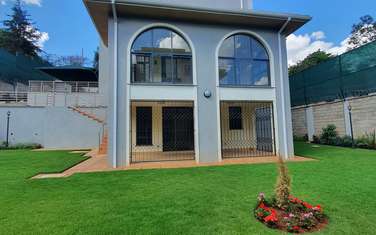 6 Bed House with En Suite at Kyuna