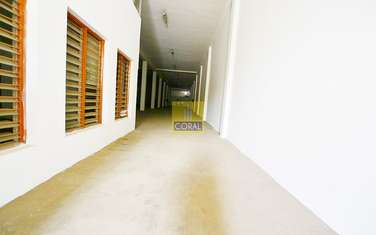 8000 ft² warehouse for rent in Industrial Area