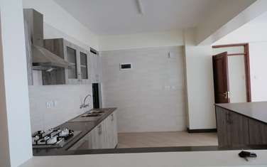 3 Bed Apartment with Balcony in Mountain View
