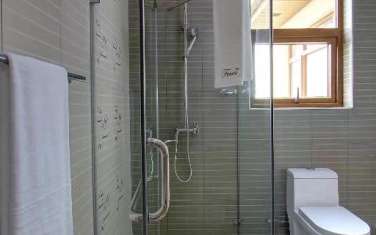 Serviced 2 Bed Apartment with En Suite at School Lane