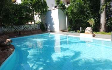 4 Bed Townhouse with Swimming Pool at Links Road