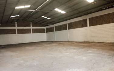 12,000 ft² Warehouse with Parking in Ruaraka