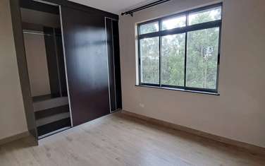 2 Bed Apartment with En Suite in Kitisuru