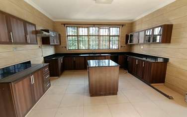 6 Bed House with En Suite in Kitisuru