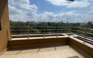 Serviced 3 Bed Apartment with En Suite in Riverside