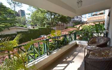 2 Bed Apartment with Swimming Pool in Riverside