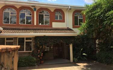 4 Bed Townhouse with En Suite in Riverside