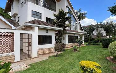 4 Bed Townhouse with En Suite in Ridgeways