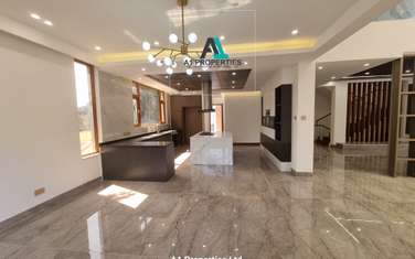 6 Bed Townhouse with En Suite in Lavington