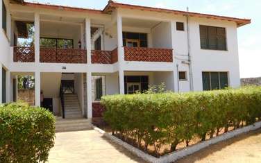 Serviced 2 Bed Apartment with Parking in Malindi