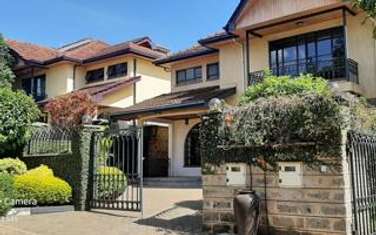 4 Bed Townhouse with En Suite at Lavington Green