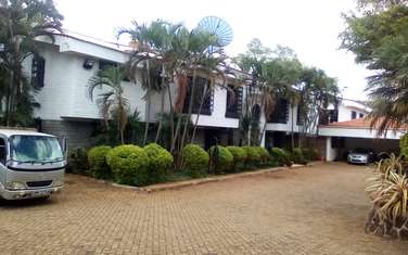 5 Bed House with En Suite at Kyuana