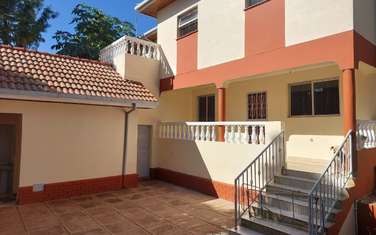4 Bed Townhouse with Garden in Nyari