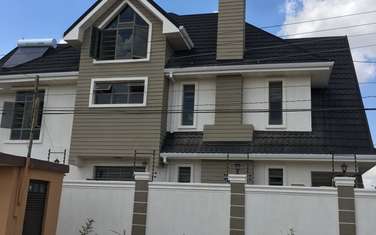 4 Bed Townhouse with En Suite at Membly