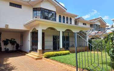 5 Bed House with En Suite at Grevillia Grove