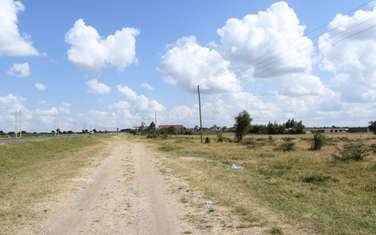 1 ac commercial land for sale in Isinya