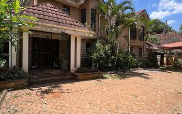 4 Bed Townhouse with Garden at Lavington