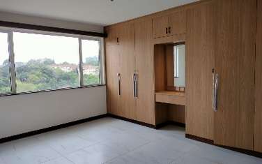 2 Bed Apartment with Aircon at Off Peponi Road