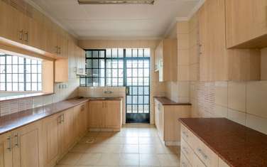 4 Bed Apartment with Parking in Kilimani