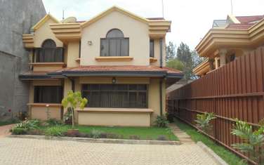 4 Bed Townhouse with En Suite at Benin Drive