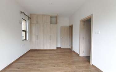 3 Bed Apartment with En Suite at 5Th Avenue