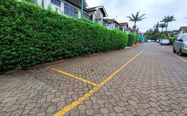 5 Bed Townhouse with En Suite at Spring Valley