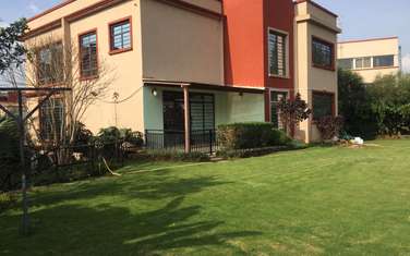 4 Bed Townhouse with Aircon at Palm
