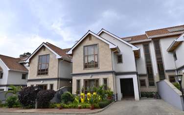 5 Bed Townhouse with En Suite at Amboseli Road