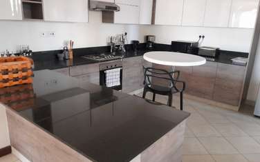 Serviced 3 Bed Apartment with En Suite in Brookside