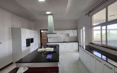 4 Bed House with En Suite in Westlands Area