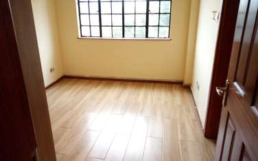 2 Bed Apartment with En Suite at Rhapta Road Side