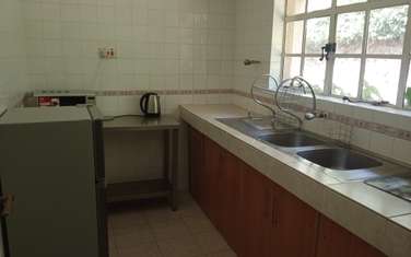 Serviced 1 Bed Apartment with Parking at Lobelia Drive