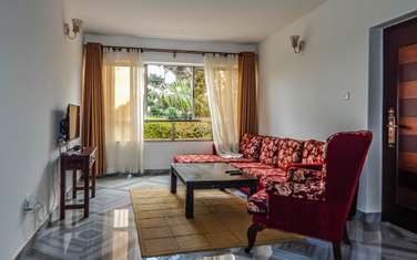 Serviced 1 Bed Apartment with Parking in Nyari