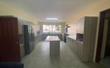 5 Bed House with En Suite in Nyari