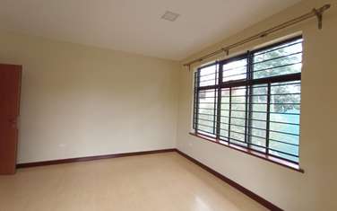 6 Bed Townhouse with Garage in Lavington