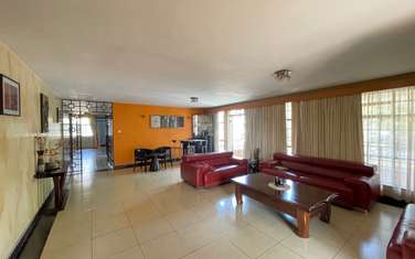 4 Bed Apartment with En Suite in Westlands Area