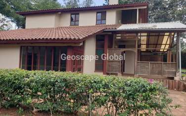 4 Bed House with En Suite in Ridgeways